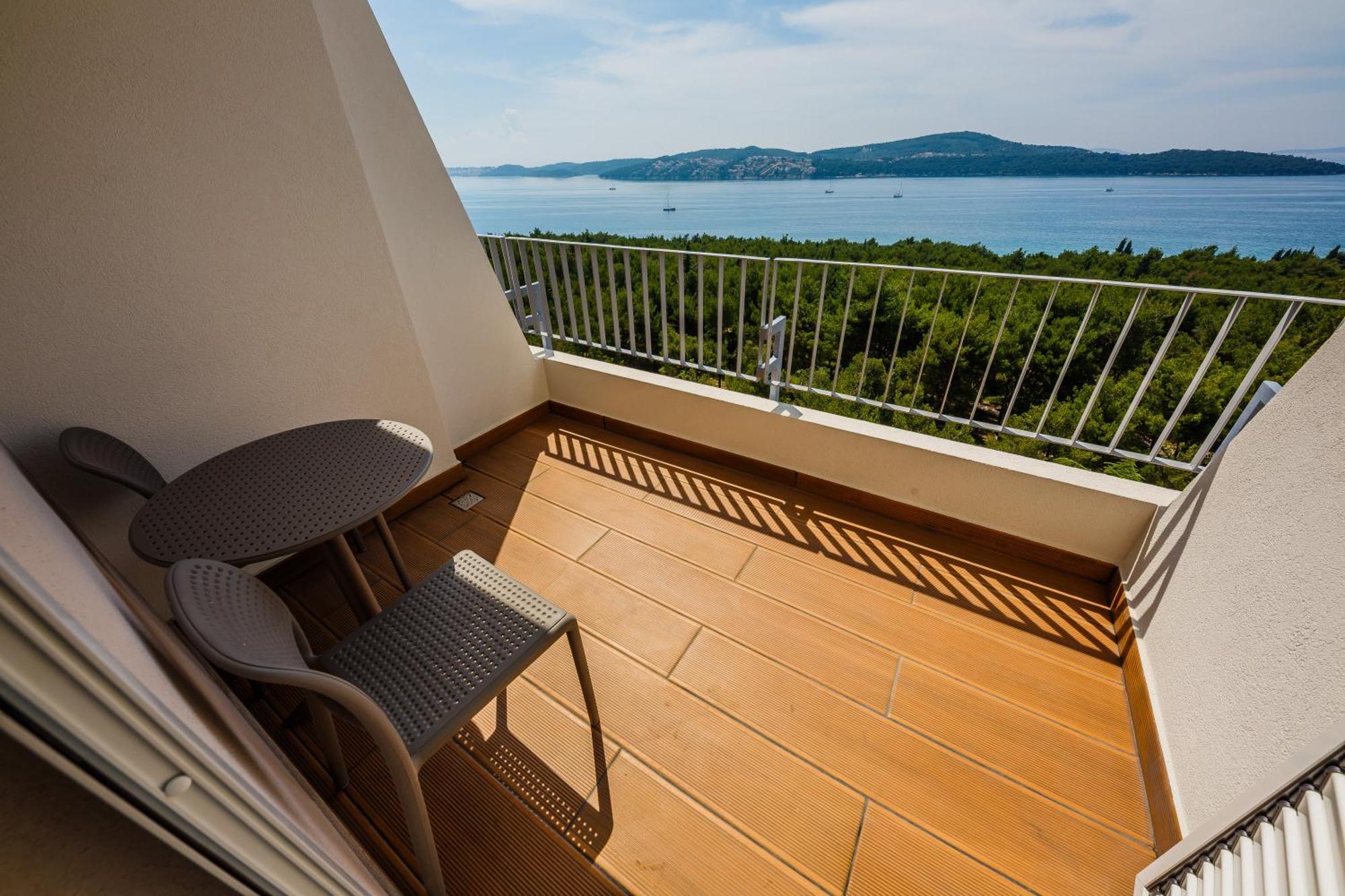 Hotel Medena Donji Seget Exterior photo